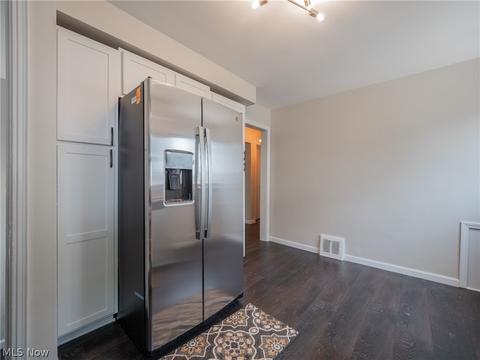 935 E 248th St, Euclid, OH 44123 photo 9