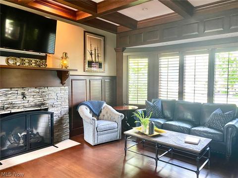 108 Vanderbilt Ct, Elyria, OH 44035 photo 6