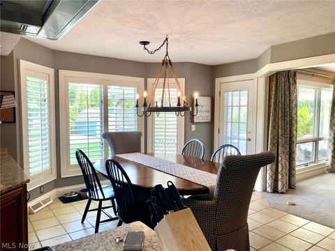 108 Vanderbilt Ct, Elyria, OH 44035 photo 10