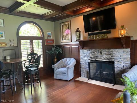 108 Vanderbilt Ct, Elyria, OH 44035 photo 4