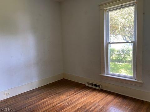 5324 Chestnut Ave, Ashtabula, OH 44004 photo 2