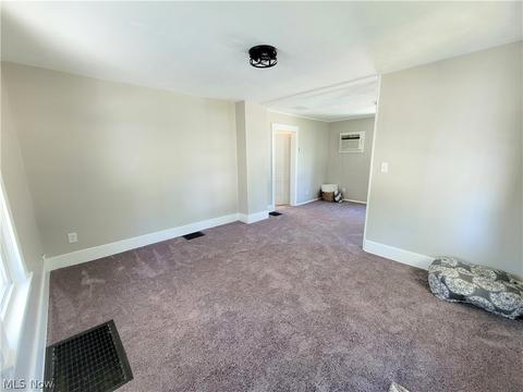 237 Winckles St, Elyria, OH 44035 photo 4