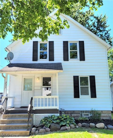 237 Winckles St, Elyria, OH 44035 photo 1