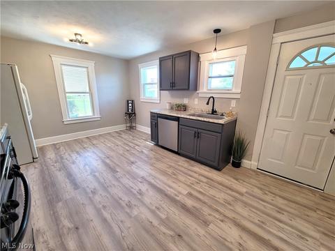 237 Winckles St, Elyria, OH 44035 photo 9