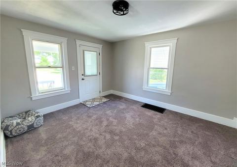 237 Winckles St, Elyria, OH 44035 photo 3