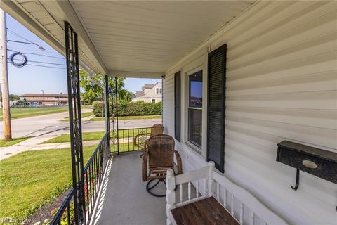 2403 E 33rd St, Lorain, OH 44055 photo 3
