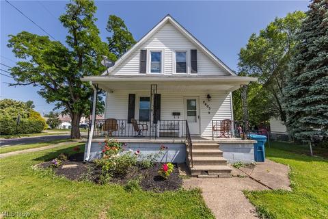 2403 E 33rd St, Lorain, OH 44055 photo 1