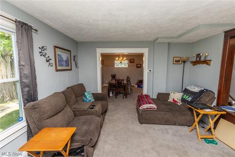 2403 E 33rd St, Lorain, OH 44055 photo 9