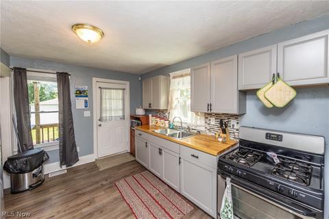 2403 E 33rd St, Lorain, OH 44055 photo 10