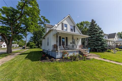 2403 E 33rd St, Lorain, OH 44055 photo 2