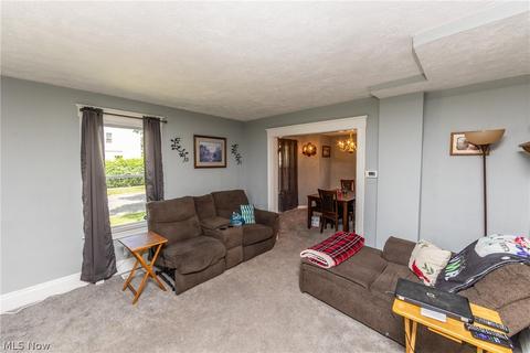 2403 E 33rd St, Lorain, OH 44055 photo 8