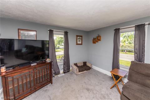 2403 E 33rd St, Lorain, OH 44055 photo 7