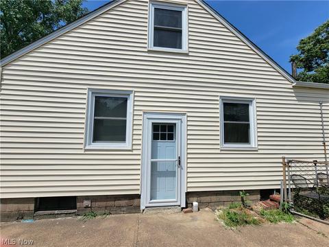 1604 Maple Dr, Lorain, OH 44052 photo 4