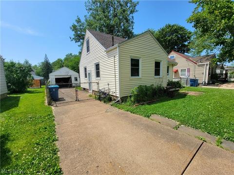 1604 Maple Dr, Lorain, OH 44052 photo 3
