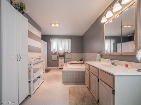 361 High Tee St, Willowick, OH 44095 photo 12