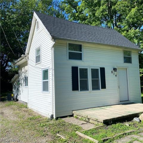 814 Dewitt St, Lorain, OH 44055 photo 1