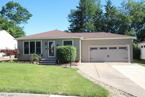 10610 Windham Rd, Parma, OH 44130 photo 1