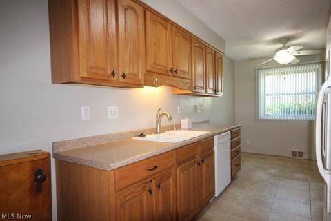 10610 Windham Rd, Parma, OH 44130 photo 10