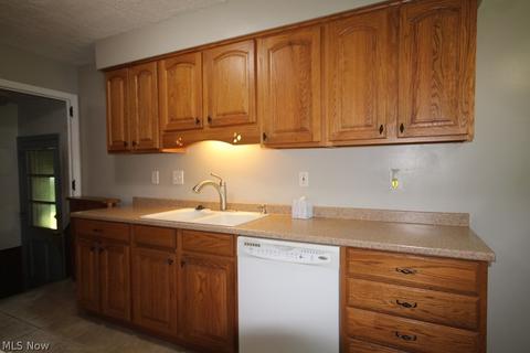 10610 Windham Rd, Parma, OH 44130 photo 6