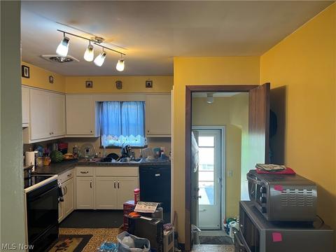 240 E 250th St, Euclid, OH 44132 photo 7