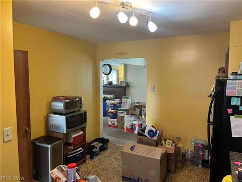 240 E 250th St, Euclid, OH 44132 photo 8