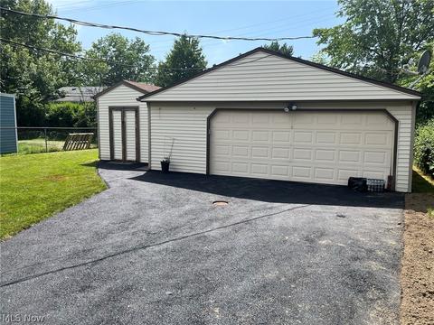 240 E 250th St, Euclid, OH 44132 photo 5