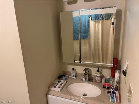 240 E 250th St, Euclid, OH 44132 photo 18