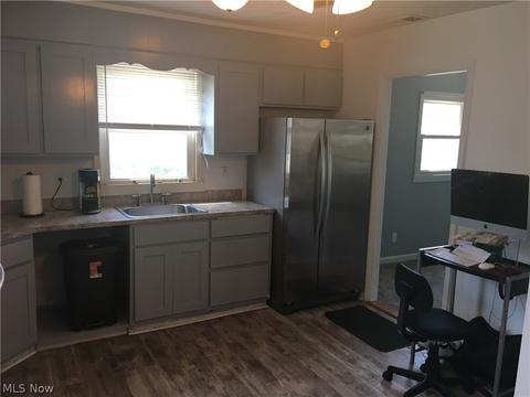 327 Pasadena Ave, Elyria, OH 44035 photo 9