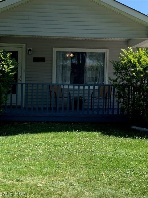 327 Pasadena Ave, Elyria, OH 44035 photo 2