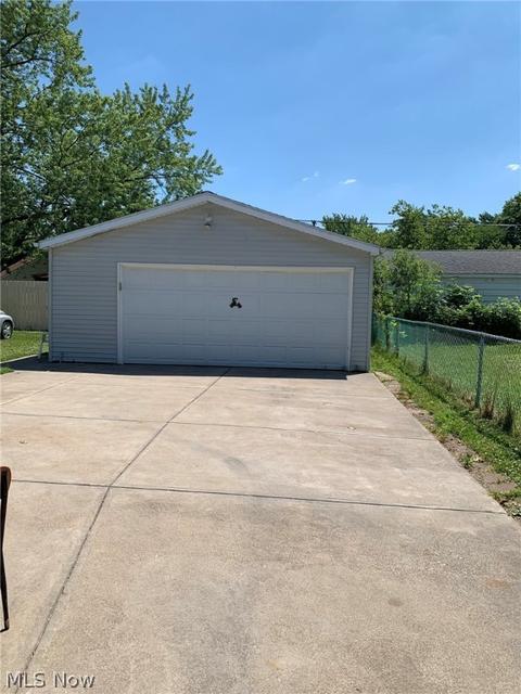 327 Pasadena Ave, Elyria, OH 44035 photo 24