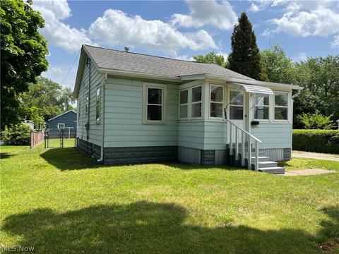 308 Fifield Ave, Conneaut, OH 44030 photo 2