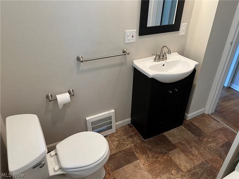 308 Fifield Ave, Conneaut, OH 44030 photo 6