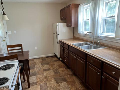 308 Fifield Ave, Conneaut, OH 44030 photo 5