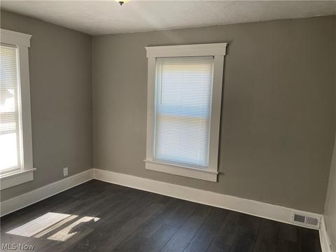 58 Shaefer St, Akron, OH 44311 photo 11