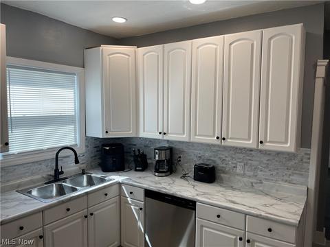 58 Shaefer St, Akron, OH 44311 photo 8