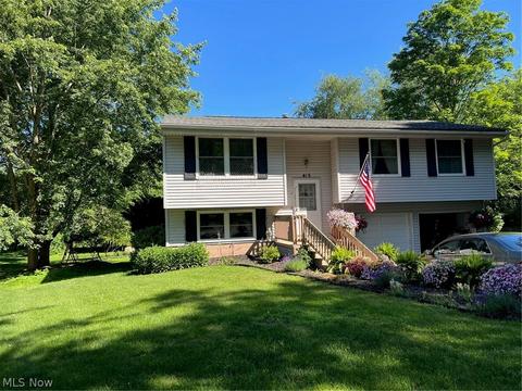 413 Adamle Dr, Kent, OH 44240 photo 2