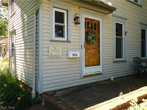 1916 Walnut Blvd, Ashtabula, OH 44004 photo 2