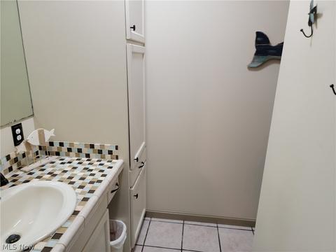 406 Spring St, Struthers, OH 44471 photo 16