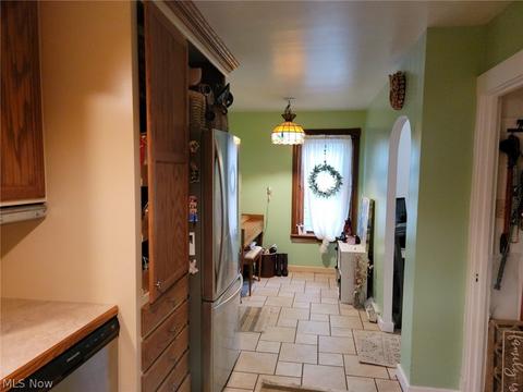 406 Spring St, Struthers, OH 44471 photo 6