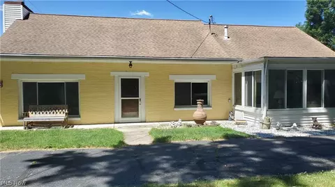 702 Abbe Rd N, Elyria, OH 44035 photo 1
