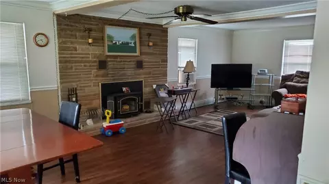 702 Abbe Rd N, Elyria, OH 44035 photo 3