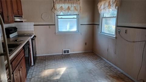 1718 Eldon Dr, Wickliffe, OH 44092 photo 7