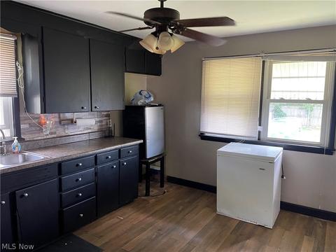 2426 E 32nd St, Lorain, OH 44055 photo 5