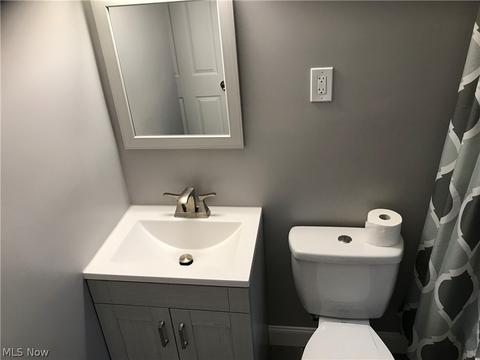 145 E 203rd St, Euclid, OH 44123 photo 18