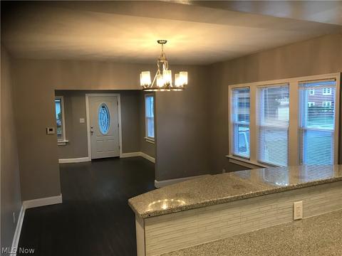 145 E 203rd St, Euclid, OH 44123 photo 10