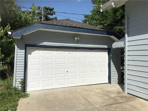 145 E 203rd St, Euclid, OH 44123 photo 22