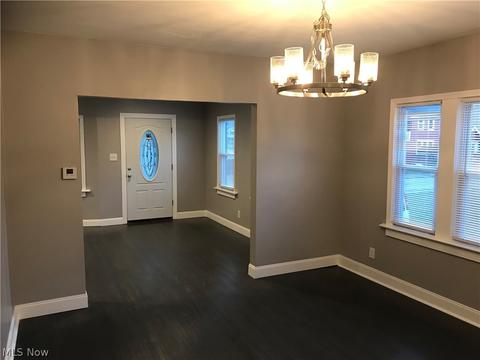145 E 203rd St, Euclid, OH 44123 photo 12