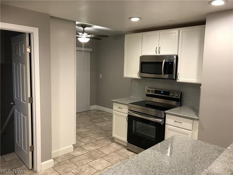 145 E 203rd St, Euclid, OH 44123 photo 6