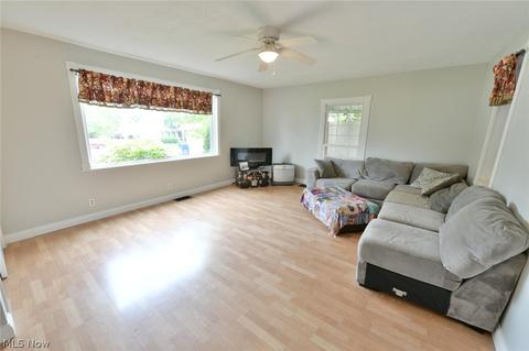 357 Main St, Gratiot, OH 43740 photo 3