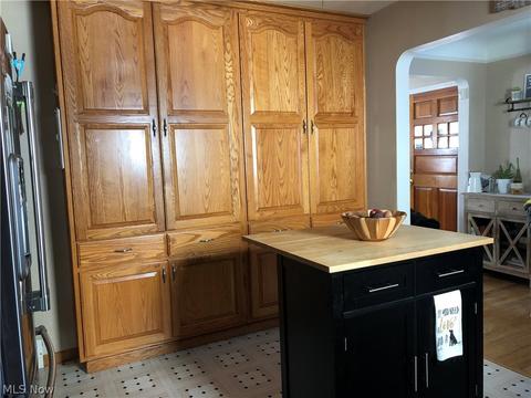 8211 Covington Ave, Parma, OH 44129 photo 6